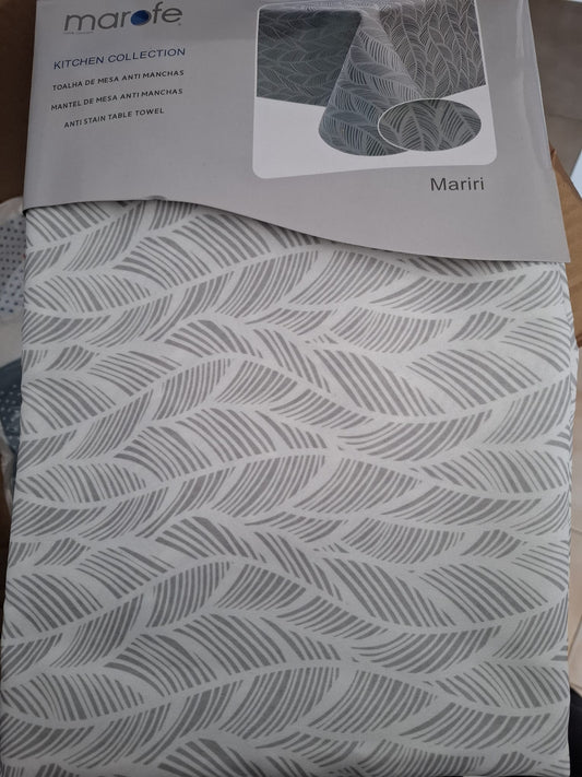 Anti-stain jacquard tablecloth ref. MILAN